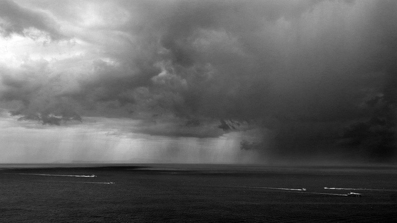 ALERTĂ METEO. Mai multe localităţi din judeţul Constanţa, sub cod portocaliu de furtuni, ploi și vijelii: rafalele vor sepăși 80 de km/h 